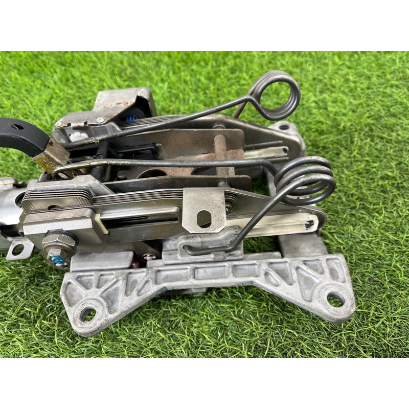 Рулевая колонка (рулевое управление) AUDI A4 B6 2.4BDV 8E0419502H