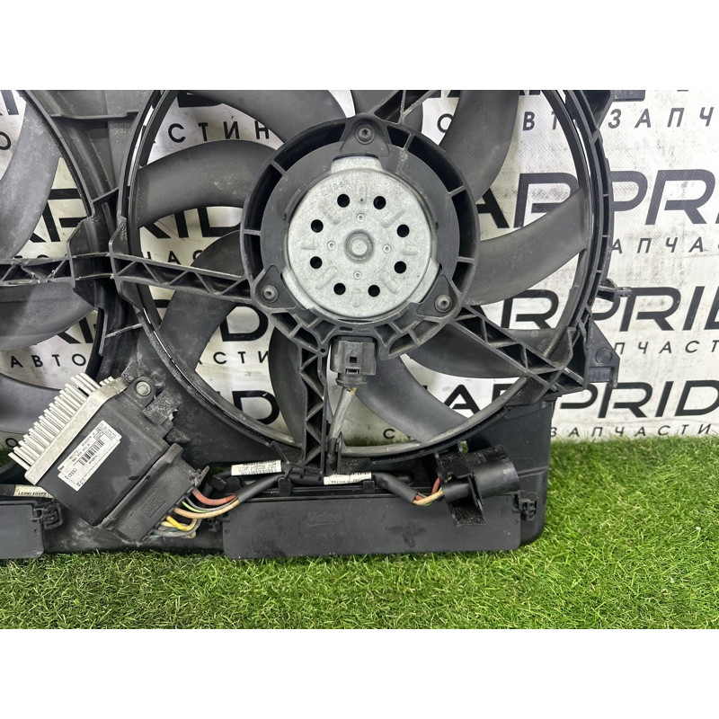 Вентилятор охлаждения радиатора (система охлаждения) AUDI A4 B8 2014 2.0 TFSI 8K0121207A