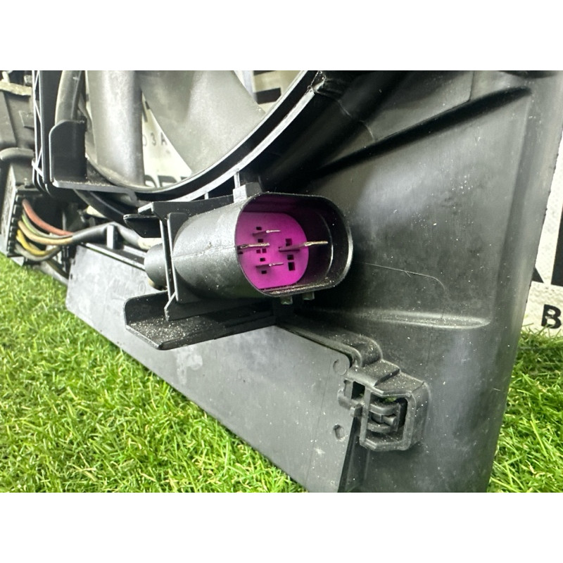 Вентилятор охлаждения радиатора (система охлаждения) AUDI A4 B8 2014 2.0 TFSI 8K0121207A