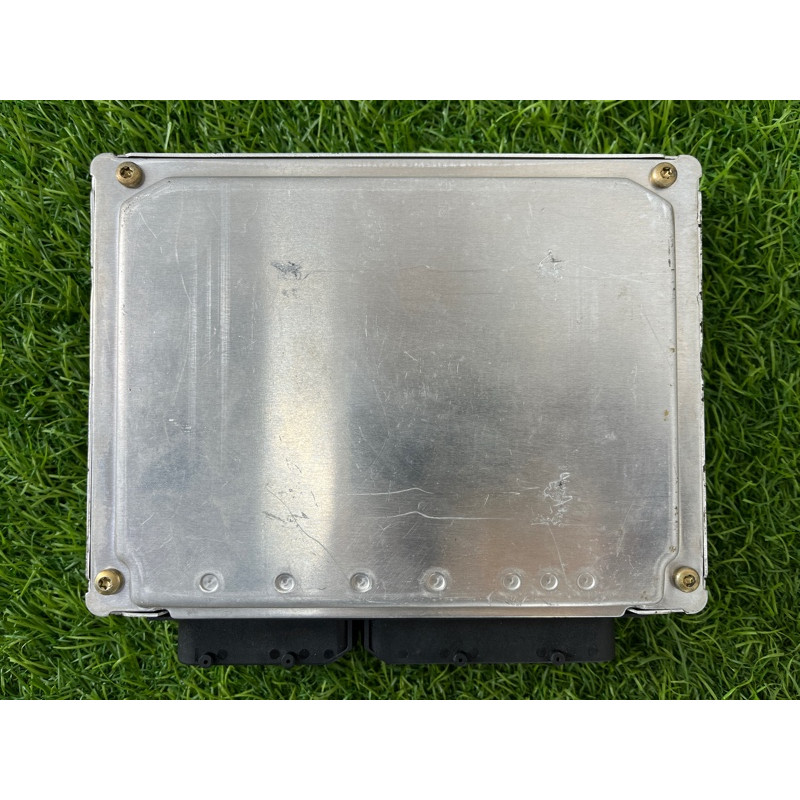 Блок управления двигателем (электрика / блоки управления) AUDI A4 B6 2.4BDV 8E0909552A