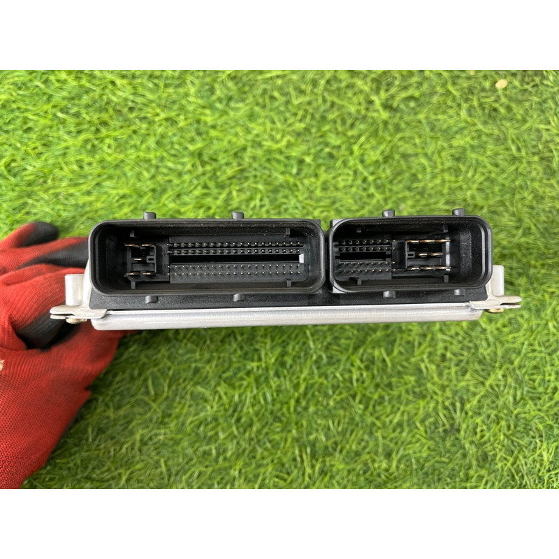 Блок управления двигателем (электрика / блоки управления) AUDI A4 B6 2.4BDV 8E0909552A