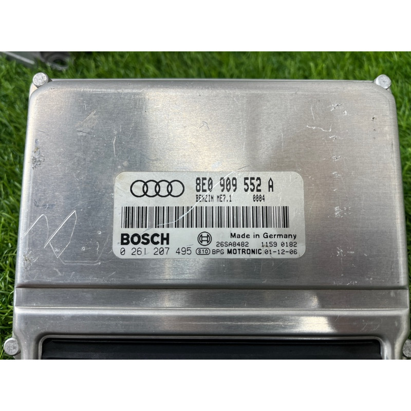 Блок управления двигателем (электрика / блоки управления) AUDI A4 B6 2.4BDV 8E0909552A