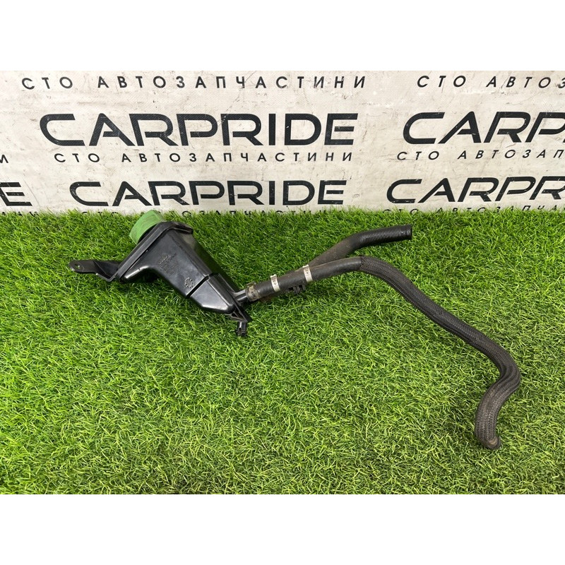 Бачок гидроусилителя (рулевое управление) AUDI A4 B6 2.4BDV 8E0422371B