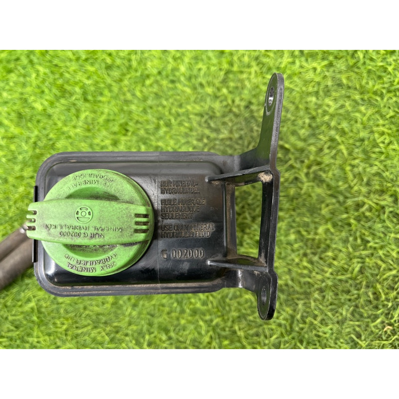 Бачок гидроусилителя (рулевое управление) AUDI A4 B6 2.4BDV 8E0422371B