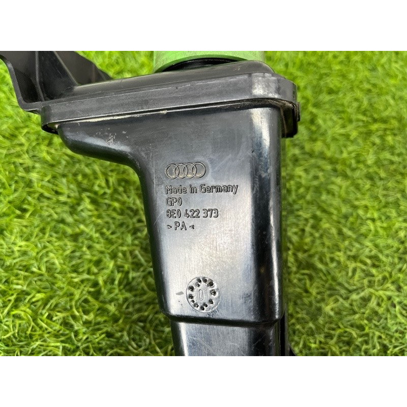 Бачок гидроусилителя (рулевое управление) AUDI A4 B6 2.4BDV 8E0422371B