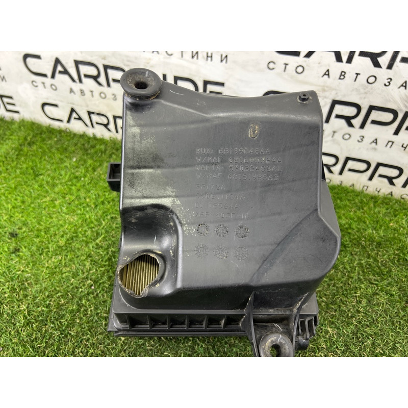 Корпус воздушного фильтра (впускная система) Jeep Grand Cherokee WK2 2014 3.0 Diesel 68251799AA