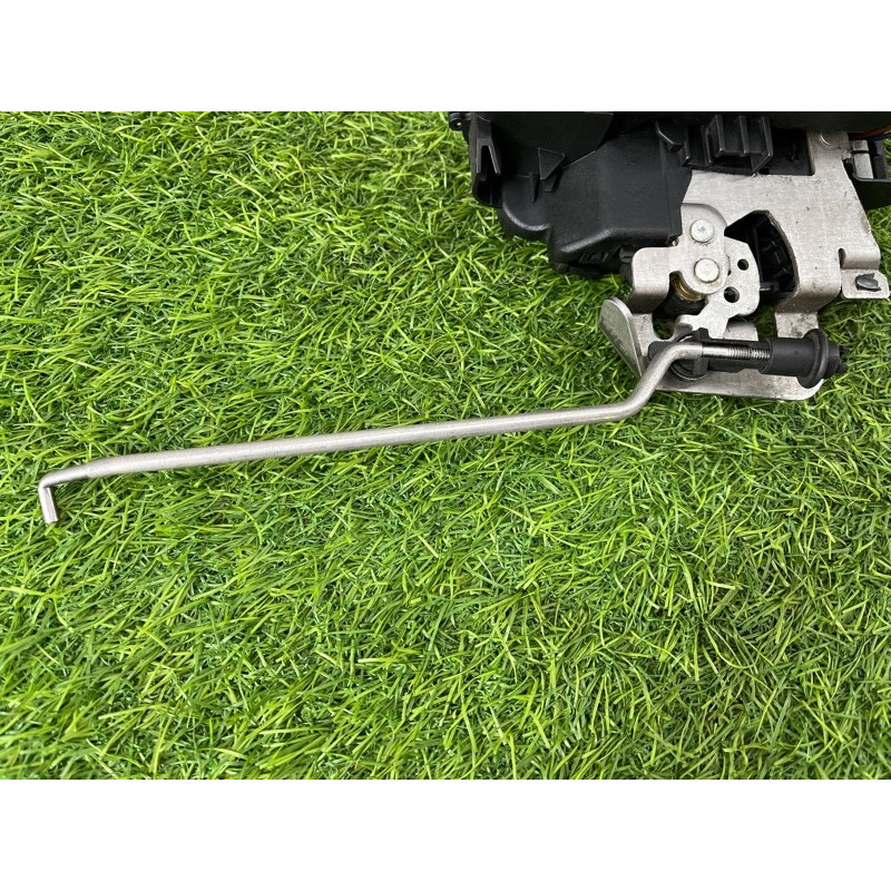 Замок двери (кузов и элементы) AUDI A4 B6 2.4BDV 8E1837016C