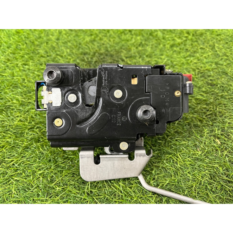 Замок двери (кузов и элементы) AUDI A4 B6 2.4BDV 8E1837016C