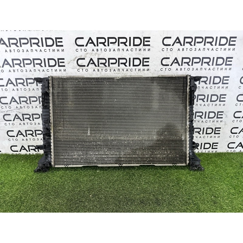 Радиатор охлаждения (система охлаждения) AUDI Q5 8R 2012 3.2 8K0121251AA