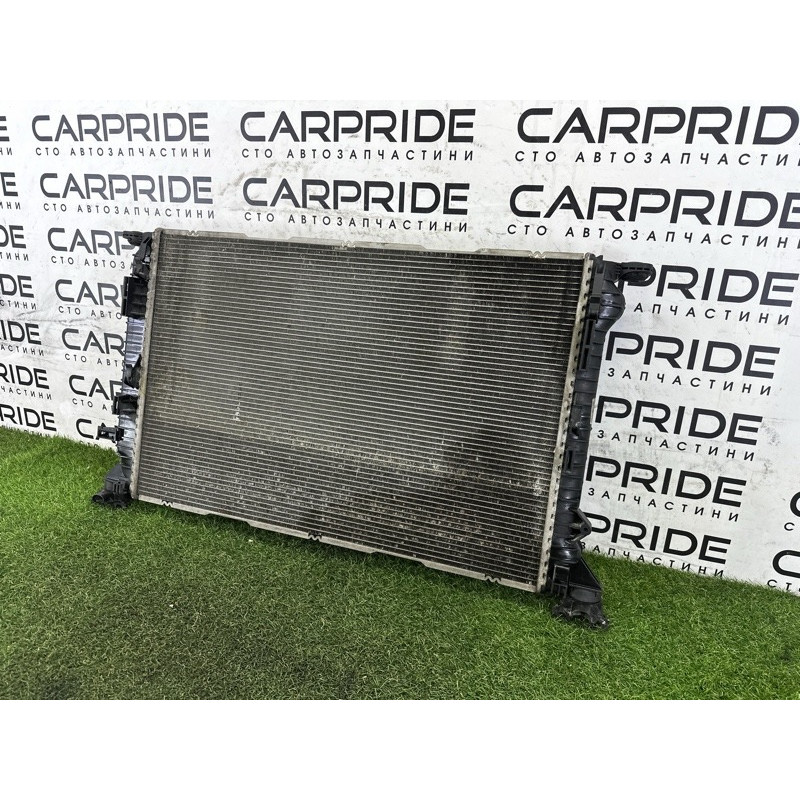 Радиатор охлаждения (система охлаждения) AUDI Q5 8R 2012 3.2 8K0121251AA