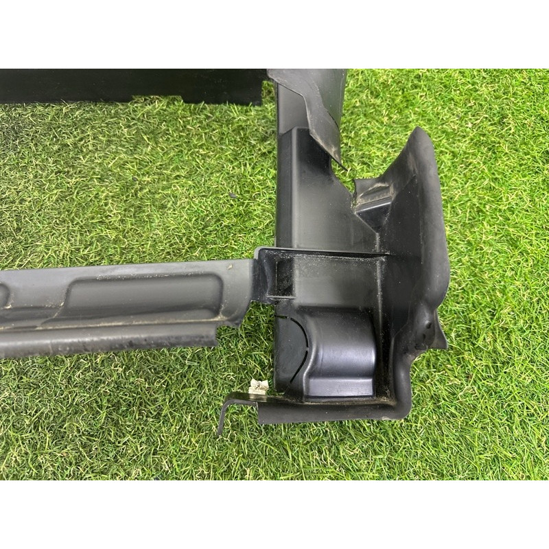 Воздуховод радиатора (кузов и элементы) LAND ROVER Range Rover Evoque L538 2016 2.0 LR048041