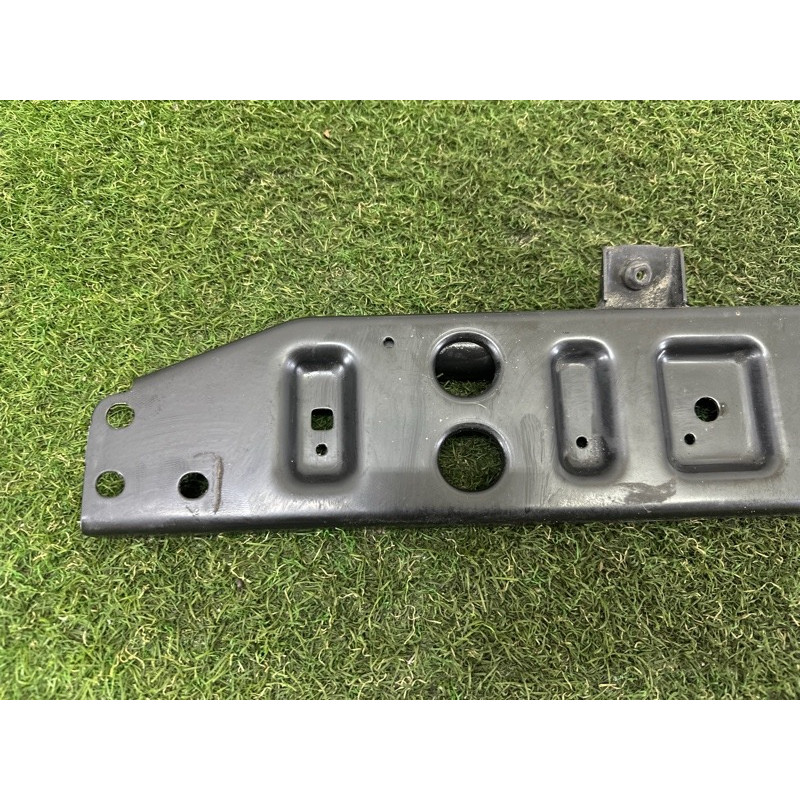 Кронштейн радиатора (кузов и элементы) LAND ROVER Range Rover Evoque L538 2016 2.0 LR024295