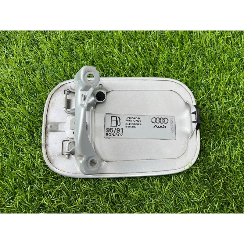Лючок топливного бака (кузов и элементы) AUDI A4 B6 2.4BDV 8E0809905B