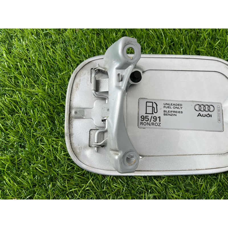 Лючок топливного бака (кузов и элементы) AUDI A4 B6 2.4BDV 8E0809905B
