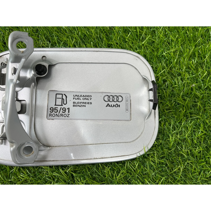 Лючок топливного бака (кузов и элементы) AUDI A4 B6 2.4BDV 8E0809905B