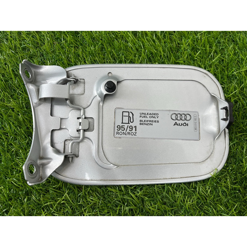 Лючок топливного бака (кузов и элементы) AUDI A4 B6 2.4BDV 8E0809905B