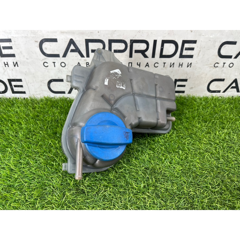 Бачок расширительный (система охлаждения) AUDI A4 B6 2.4BDV 8E0121403A