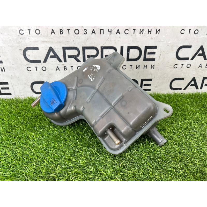 Бачок расширительный (система охлаждения) AUDI A4 B6 2.4BDV 8E0121403A