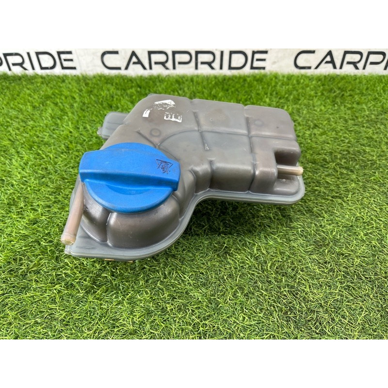 Бачок расширительный (система охлаждения) AUDI A4 B6 2.4BDV 8E0121403A