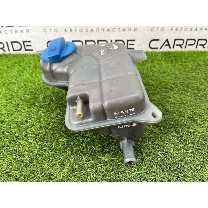 Бачок расширительный (система охлаждения) AUDI A4 B6 2.4BDV 8E0121403A