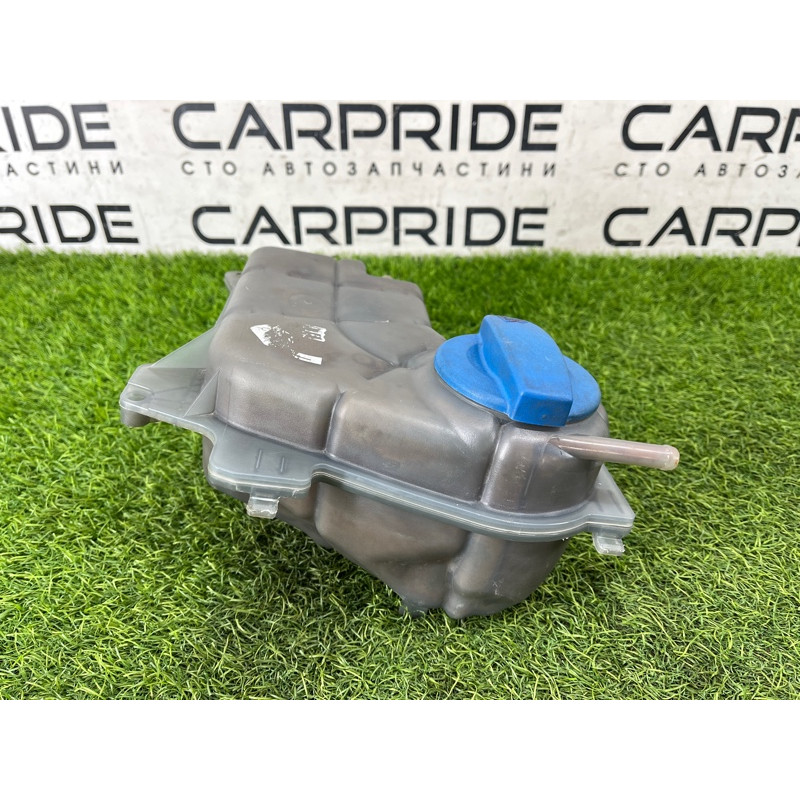 Бачок расширительный (система охлаждения) AUDI A4 B6 2.4BDV 8E0121403A