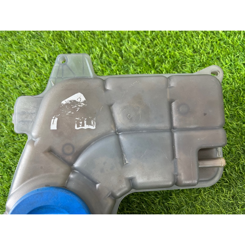 Бачок расширительный (система охлаждения) AUDI A4 B6 2.4BDV 8E0121403A
