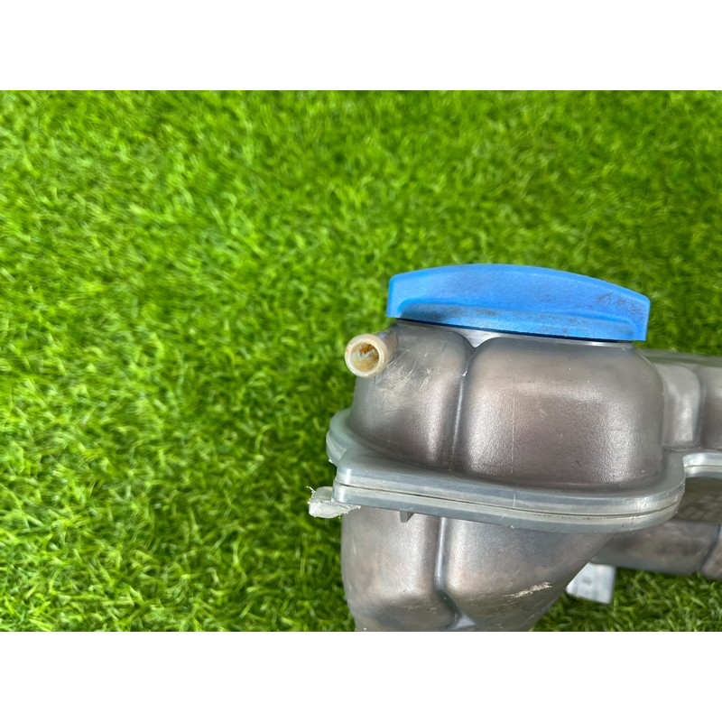 Бачок расширительный (система охлаждения) AUDI A4 B6 2.4BDV 8E0121403A