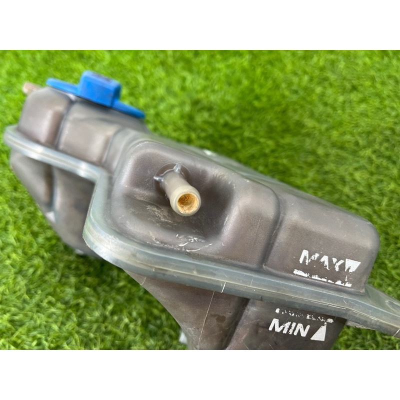 Бачок расширительный (система охлаждения) AUDI A4 B6 2.4BDV 8E0121403A