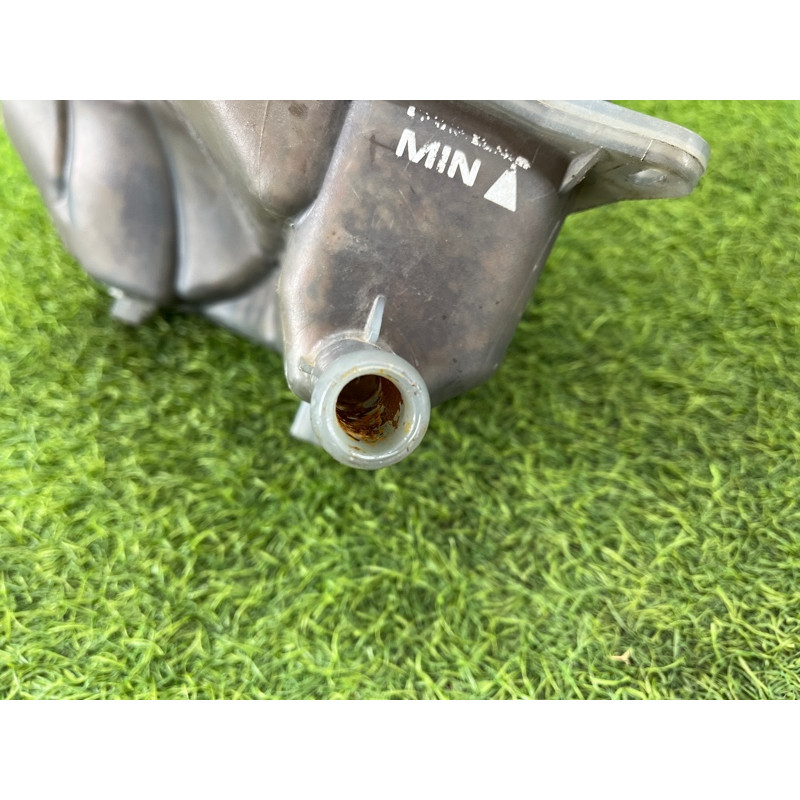 Бачок расширительный (система охлаждения) AUDI A4 B6 2.4BDV 8E0121403A