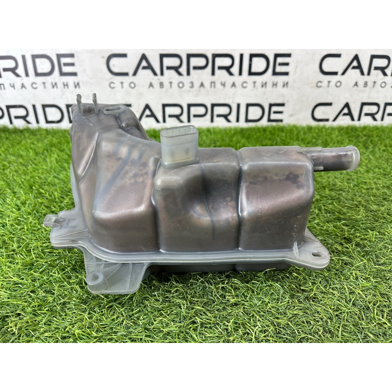 Бачок расширительный (система охлаждения) AUDI A4 B6 2.4BDV 8E0121403A