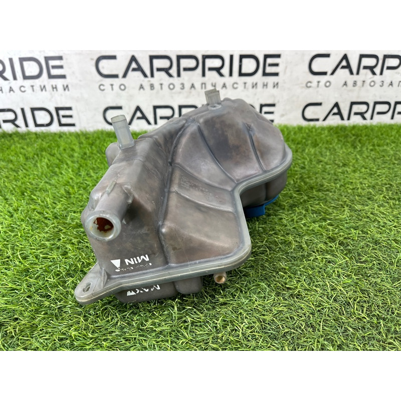 Бачок расширительный (система охлаждения) AUDI A4 B6 2.4BDV 8E0121403A