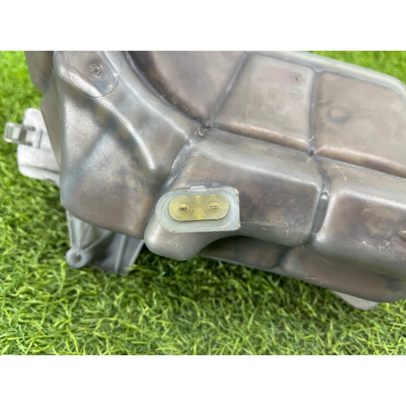 Бачок расширительный (система охлаждения) AUDI A4 B6 2.4BDV 8E0121403A