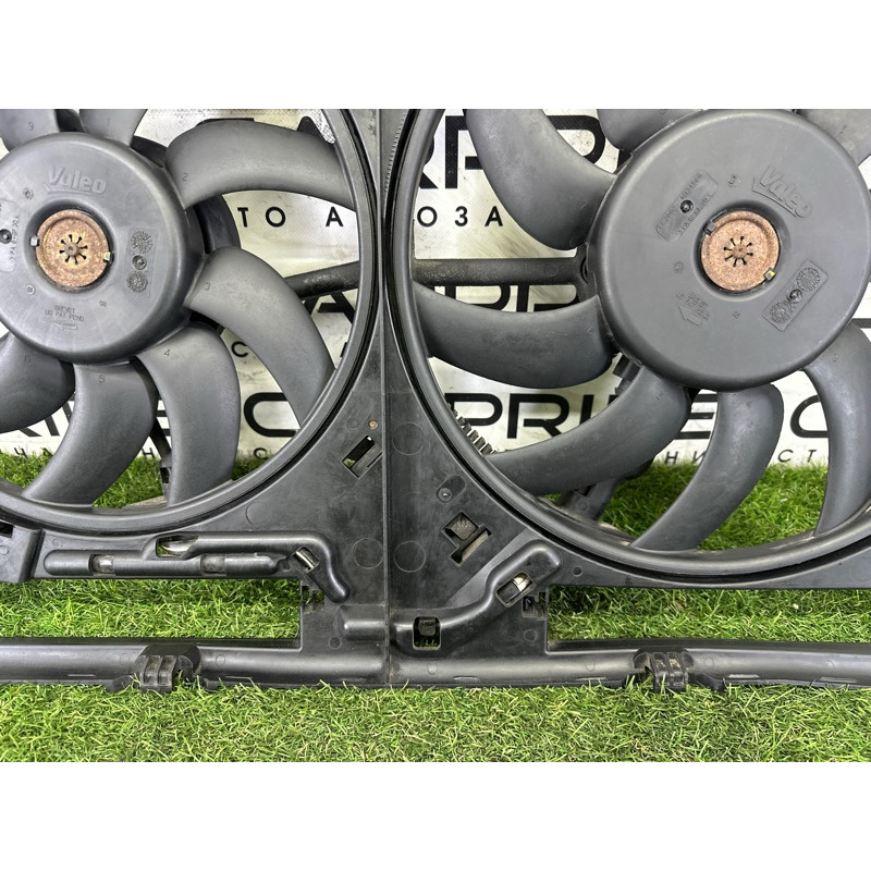 Вентилятор охлаждения радиатора (система охлаждения) AUDI A4 B8 2013 2.0 TFSI 8K0121207A