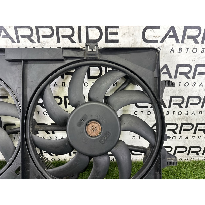 Вентилятор охлаждения радиатора (система охлаждения) AUDI A4 B8 2013 2.0 TFSI 8K0121207A