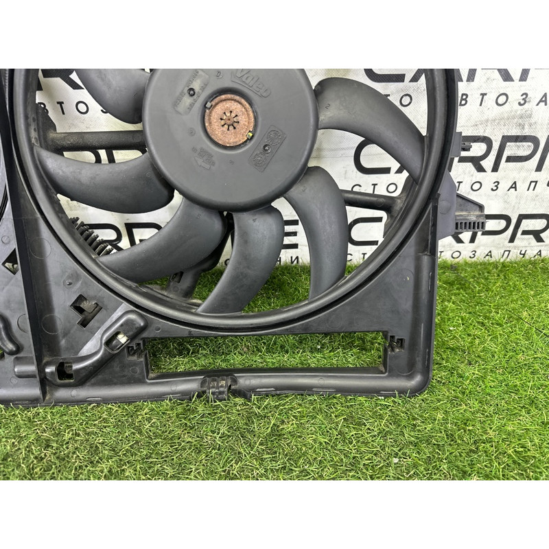 Вентилятор охлаждения радиатора (система охлаждения) AUDI A4 B8 2013 2.0 TFSI 8K0121207A