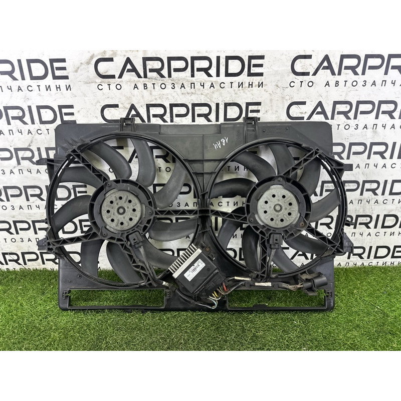 Вентилятор охлаждения радиатора (система охлаждения) AUDI A4 B8 2013 2.0 TFSI 8K0121207A