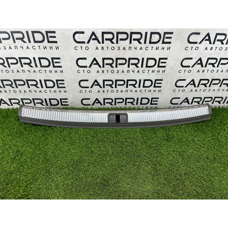 Накладка замка крышки багажника (салон) AUDI A4 B6 2.4BDV 8E9864483B24S