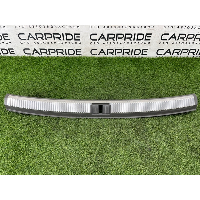 Накладка замка крышки багажника (салон) AUDI A4 B6 2.4BDV 8E9864483B24S