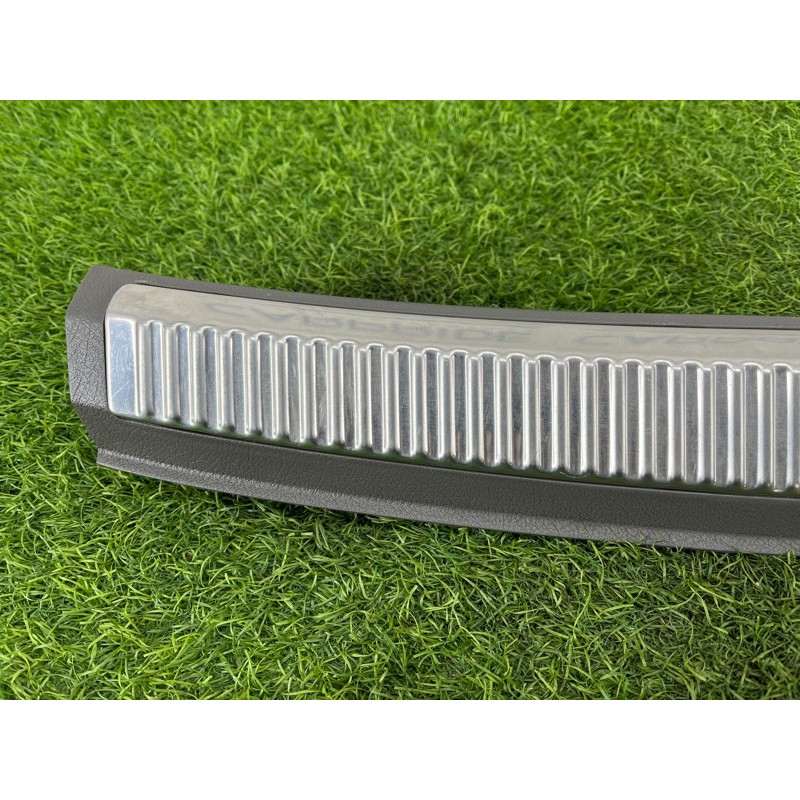 Накладка замка крышки багажника (салон) AUDI A4 B6 2.4BDV 8E9864483B24S