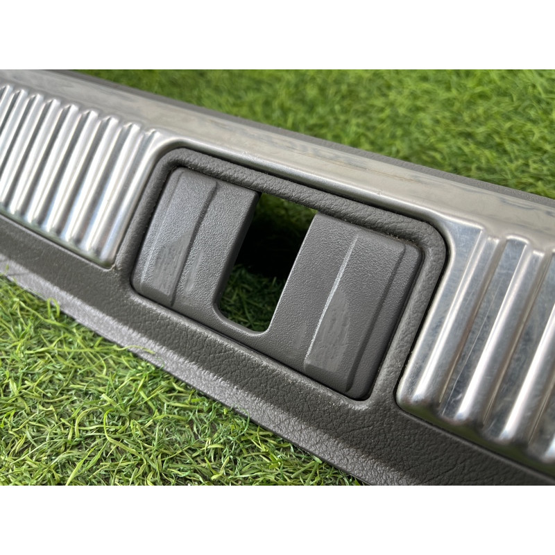 Накладка замка крышки багажника (салон) AUDI A4 B6 2.4BDV 8E9864483B24S