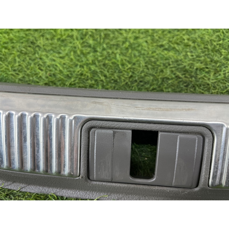 Накладка замка крышки багажника (салон) AUDI A4 B6 2.4BDV 8E9864483B24S