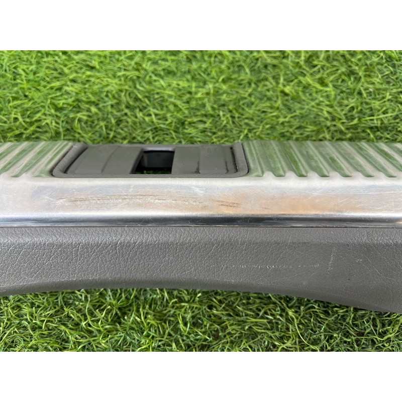 Накладка замка крышки багажника (салон) AUDI A4 B6 2.4BDV 8E9864483B24S