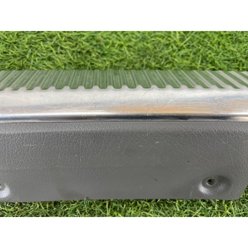 Накладка замка крышки багажника (салон) AUDI A4 B6 2.4BDV 8E9864483B24S