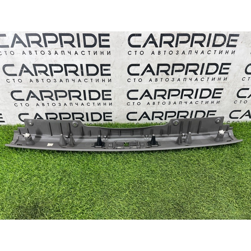 Накладка замка крышки багажника (салон) AUDI A4 B6 2.4BDV 8E9864483B24S