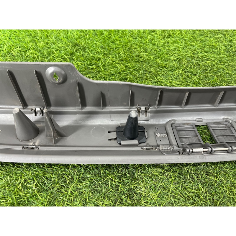 Накладка замка крышки багажника (салон) AUDI A4 B6 2.4BDV 8E9864483B24S