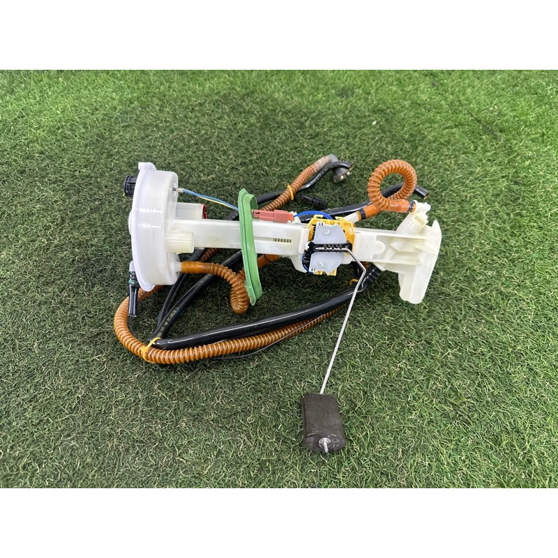 Датчик уровня топлива (электрика / датчики) BMW X5 F15 2015 4.4 16117212587