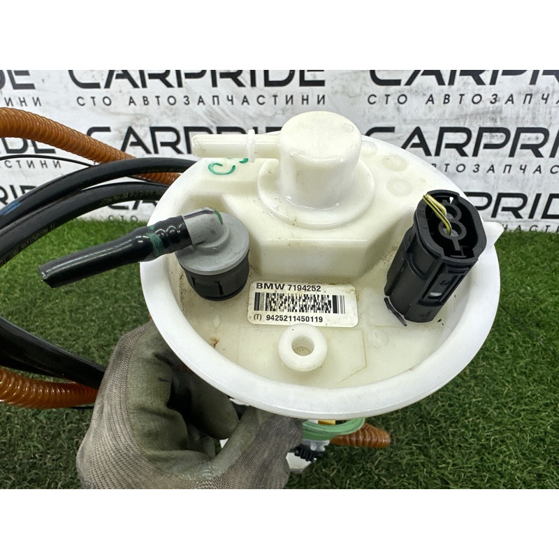 Датчик уровня топлива (электрика / датчики) BMW X5 F15 2015 4.4 16117212587