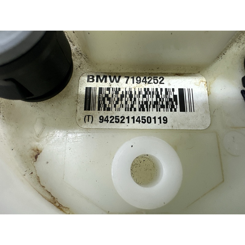 Датчик уровня топлива (электрика / датчики) BMW X5 F15 2015 4.4 16117212587