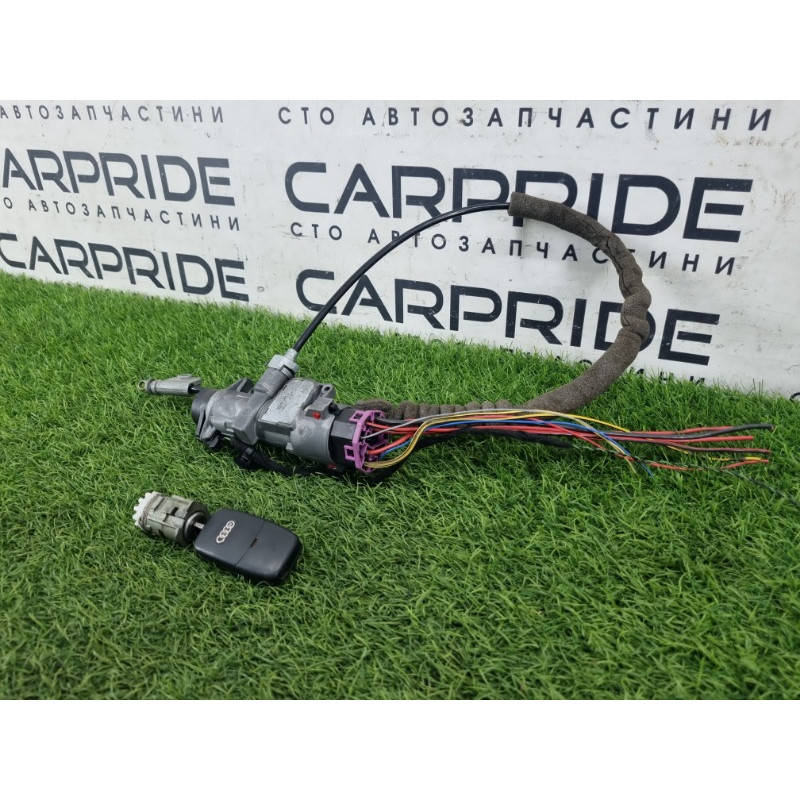 Личинка замка двери с ключом (кузов и элементы) AUDI A4 B6 2.4BDV 4B0905851B