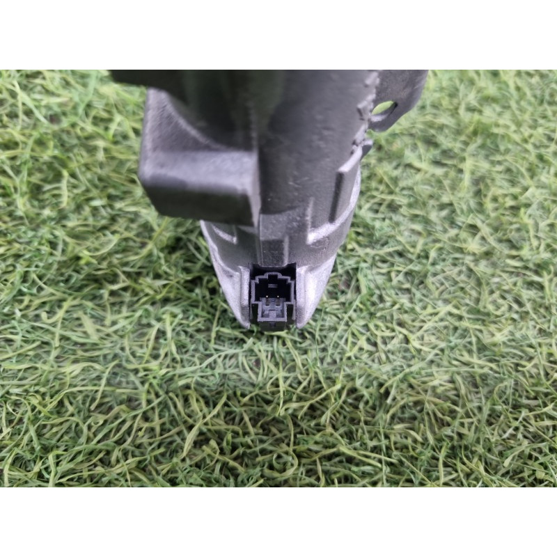 Личинка замка двери с ключом (кузов и элементы) AUDI A4 B6 2.4BDV 4B0905851B